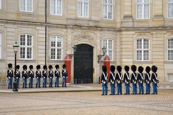 Cambio della guardia in Danimarca